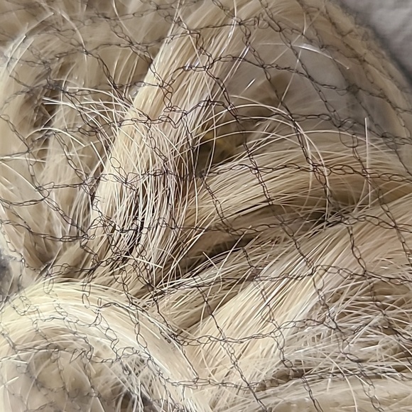 MAGIC Gold Synthetic Hair Piece Color 22 Blond NWT - Picture 3 of 4